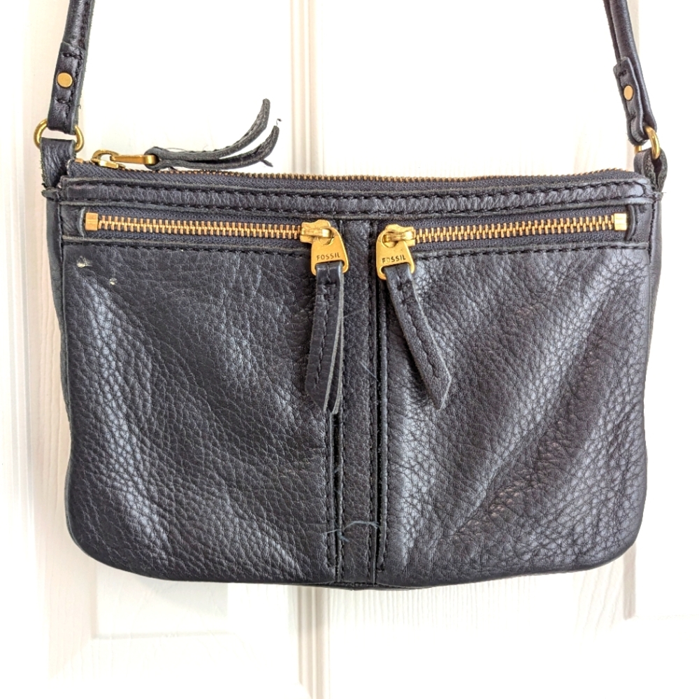 3/$10 Fossil Erin Small Top Zip Crossbody in Black